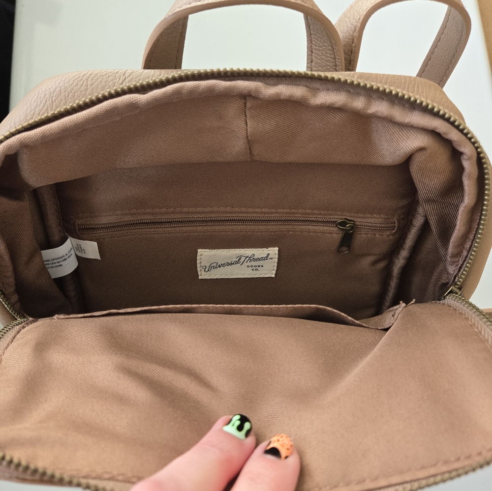 Universal Thread mini backpack - Picture 2 of 3